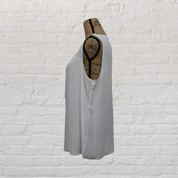 T Tahari Button Down Sleeveless Blouse - Picture 3 of 6